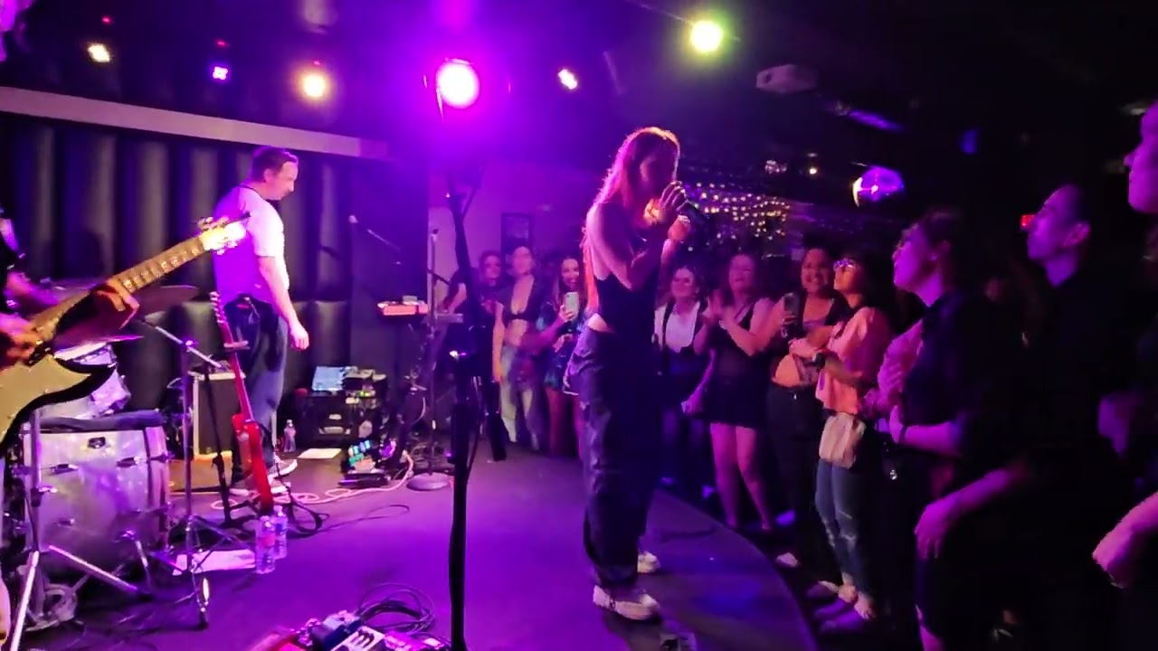 Xana: Kitchen Light LIVE