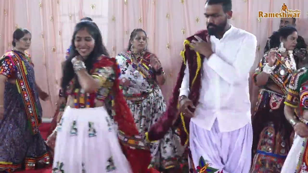 RAVARIYA PARIVAR DANDIYA RAS BHAG 01