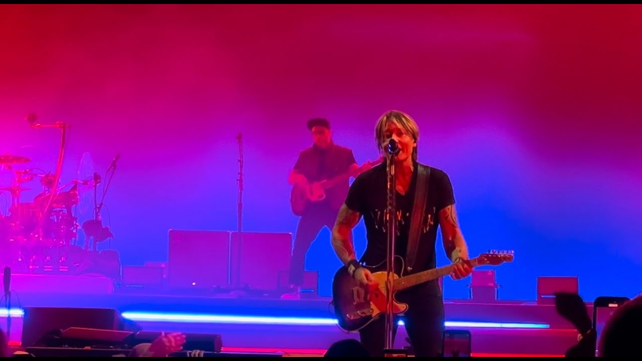 Keith Urban - Kiss A Girl, Live Concert #tour