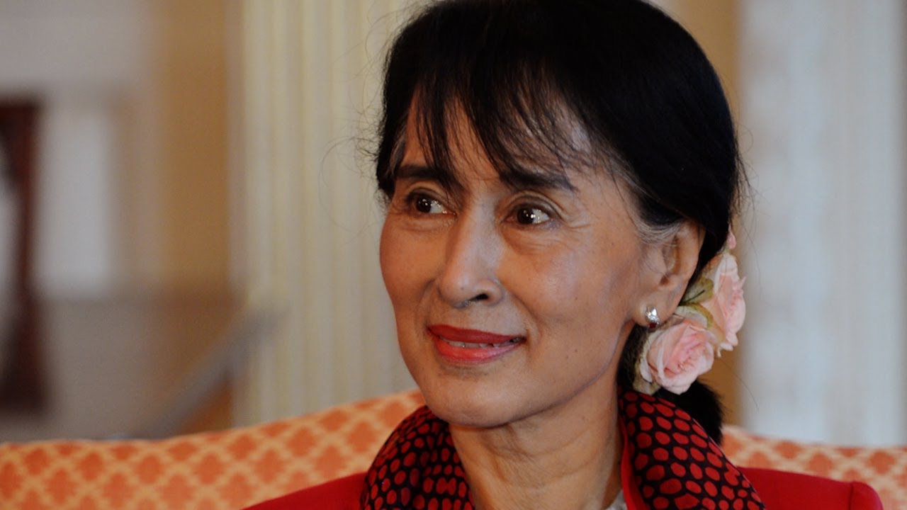ဒီမိုကရေစီအရေး ခုခံတိုက်ပွဲဝင်နေသူတွေအတွက် ဂုဏ်ယူတယ်လို့ ဒေါ်အောင်ဆန်းစုကြည်ပြောကြား