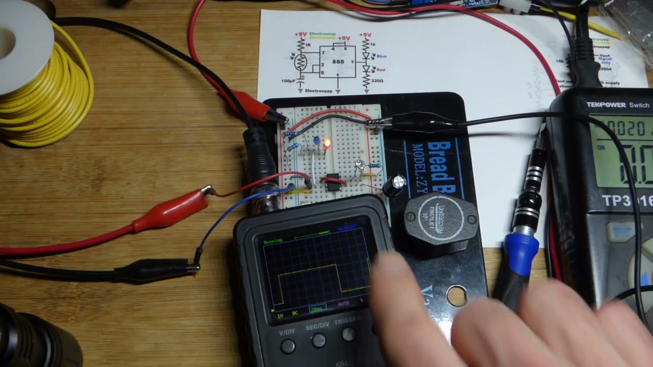 Output Oscilloscope Roll Versus Normal Mode Measured LDR Astable 555 Timer