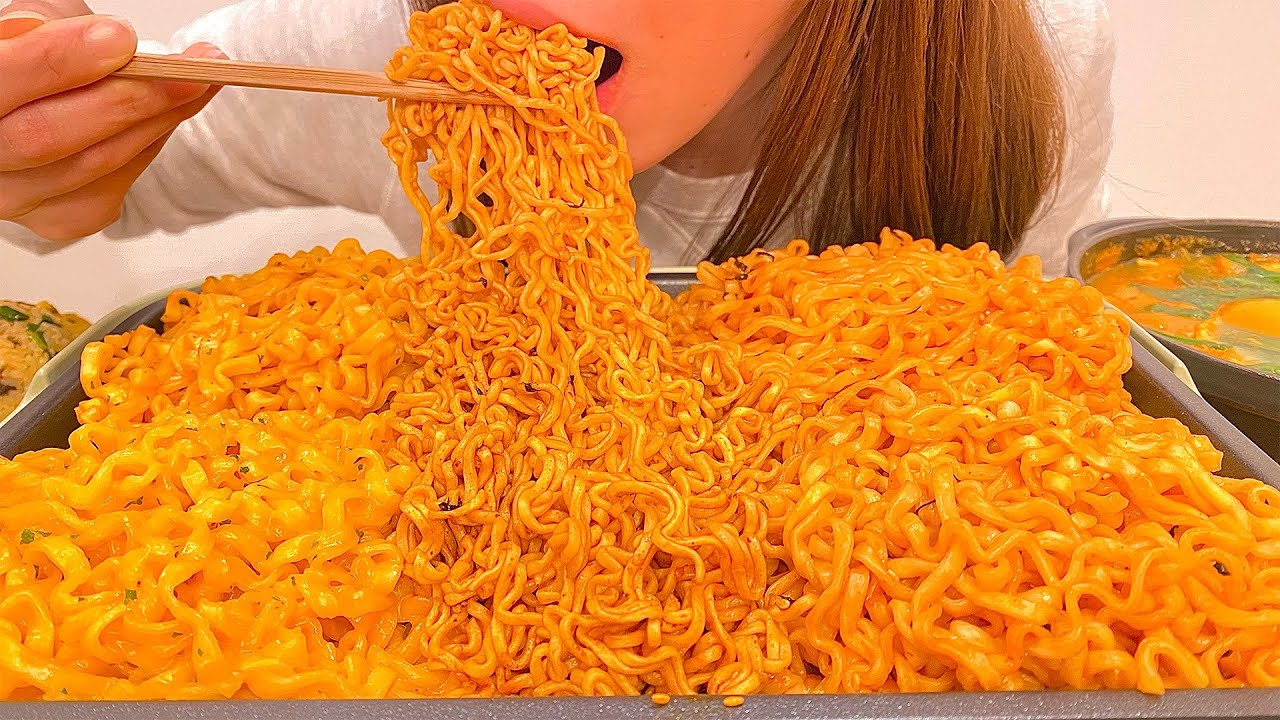 ブルダック全種類を大食いする幸せ晩ごはん【飯テロ】