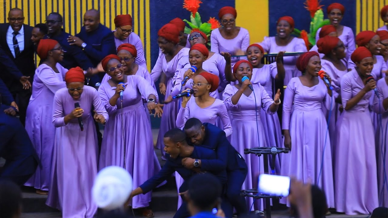 IBIHE BYIZA BYARANZE CHORALE ITABAZA KURI ADEPR GASHYEKERO / MBEGA UMUNEZERO 🥰W'ABANA B'IMANA