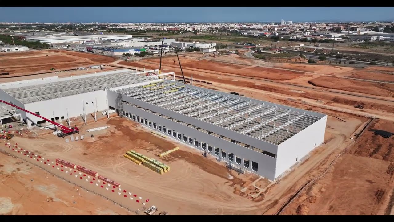 Dron sobrevolando la futura nave de Alaquas A (Valencia). Junio 2024