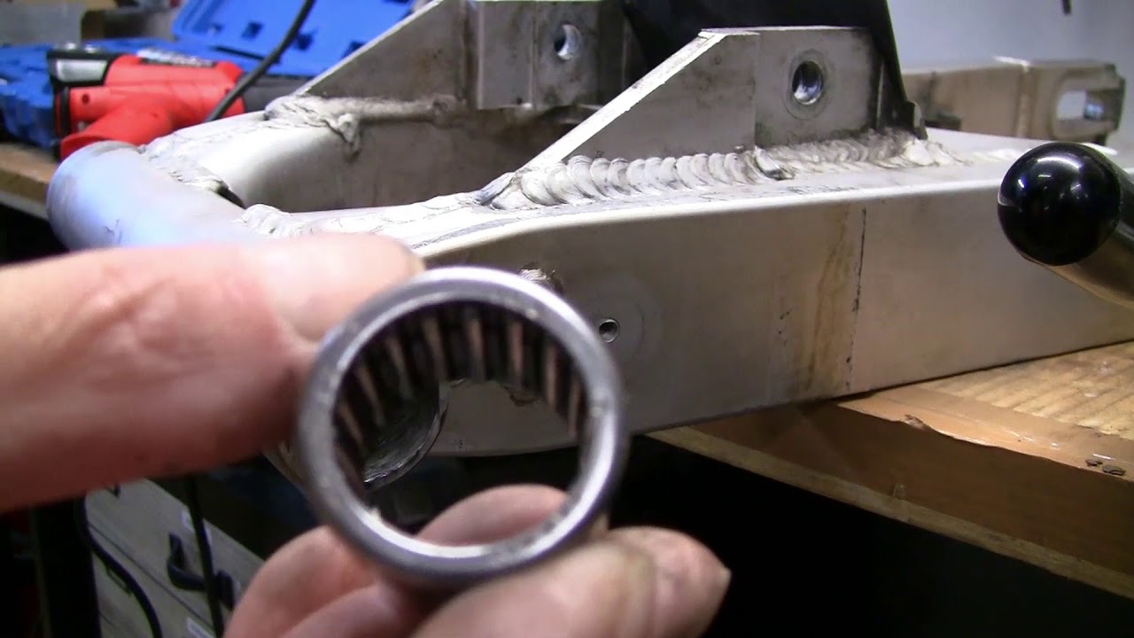 Suzuki GSX1100F Teil 16A Schwingenlager und Fahrwerkeinbau