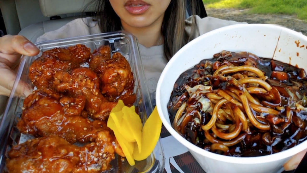 ASMR EATING CAR MUKBANG KOREAN FRIED CHICKEN 먹방 REAL SOUND TWILIGHT SHOW