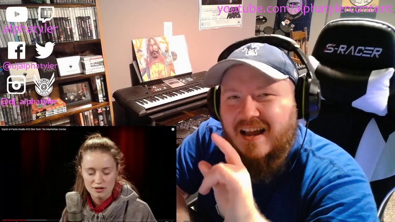 DJ Reacts to High Five - Sigrid