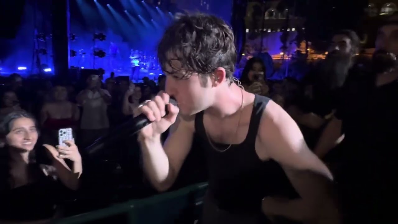 Dylan Minnette Goes Into the Crowd at SDSU Cal Coast Credit Union Singing “She’s An Actress”