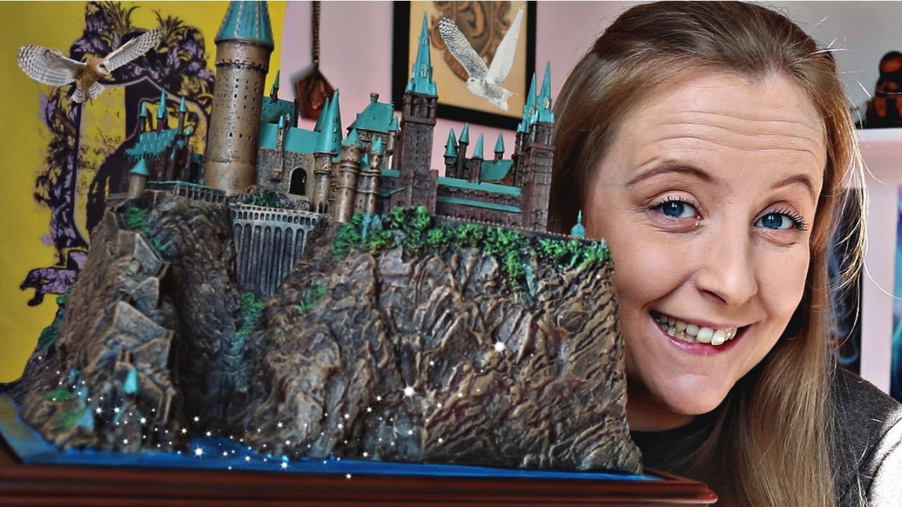 HOGWARTS CASTLE SCULPTURE BY NOBLE COLLECTION