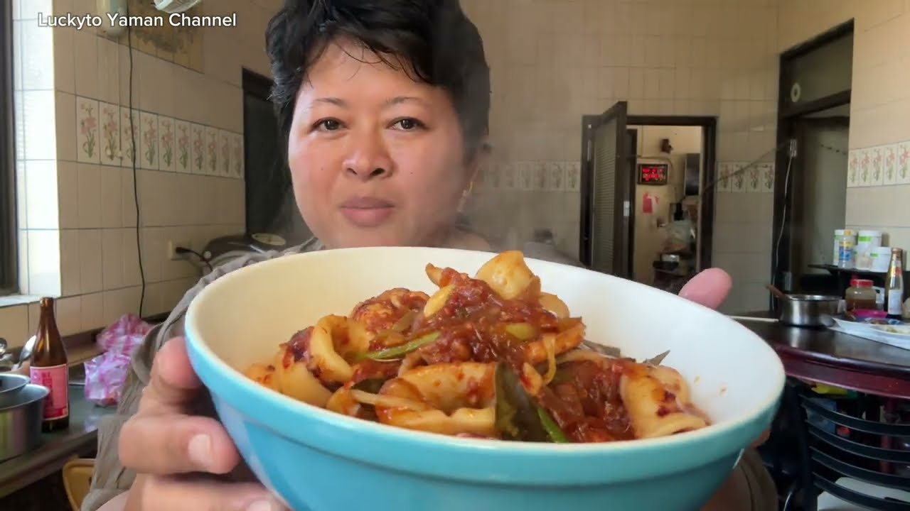 Sulastri 15 Masak Cumi kecap pedas 🌶️‼️ Beli Sendiri inces gak di kasih, Tkw Taiwan.