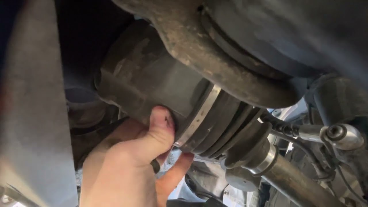 FJ - Driver&rsquo;s side - aftermarket cv axle play