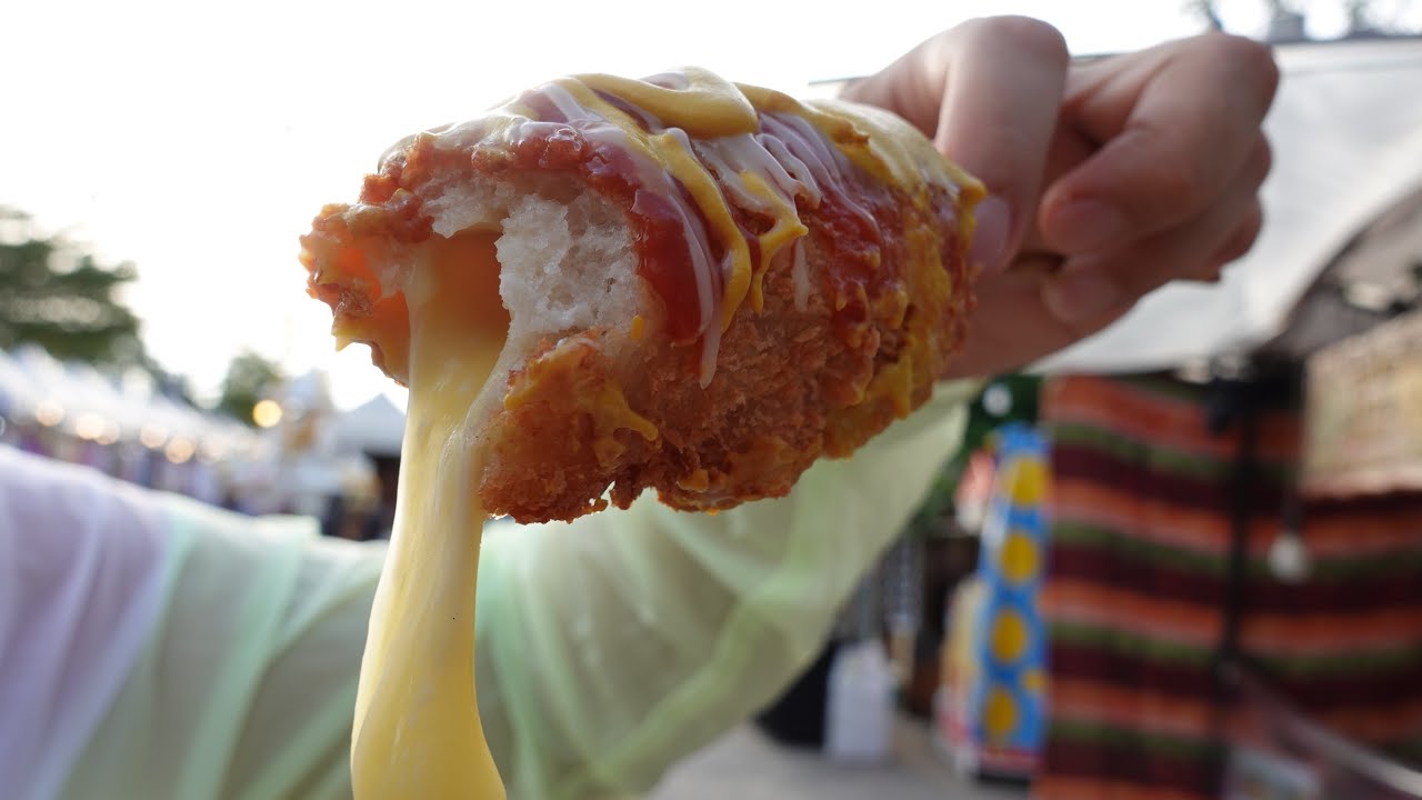 2 $ Mozzarella Cheese Sausage Hot Dog / Thai Street Food
