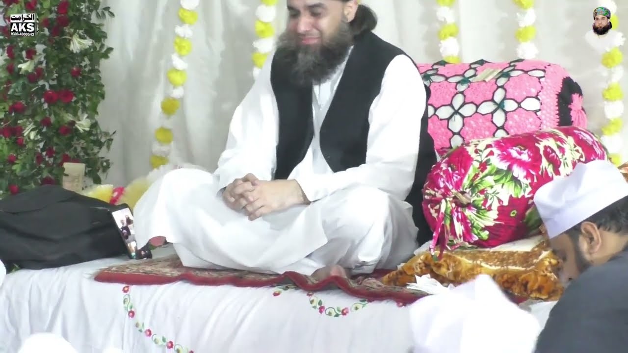 شیخ طریقت حضرت خواجہ نوید حسین صاحب سجادہ نشین دربار اللہ ہو گجرانوالہ شریف 