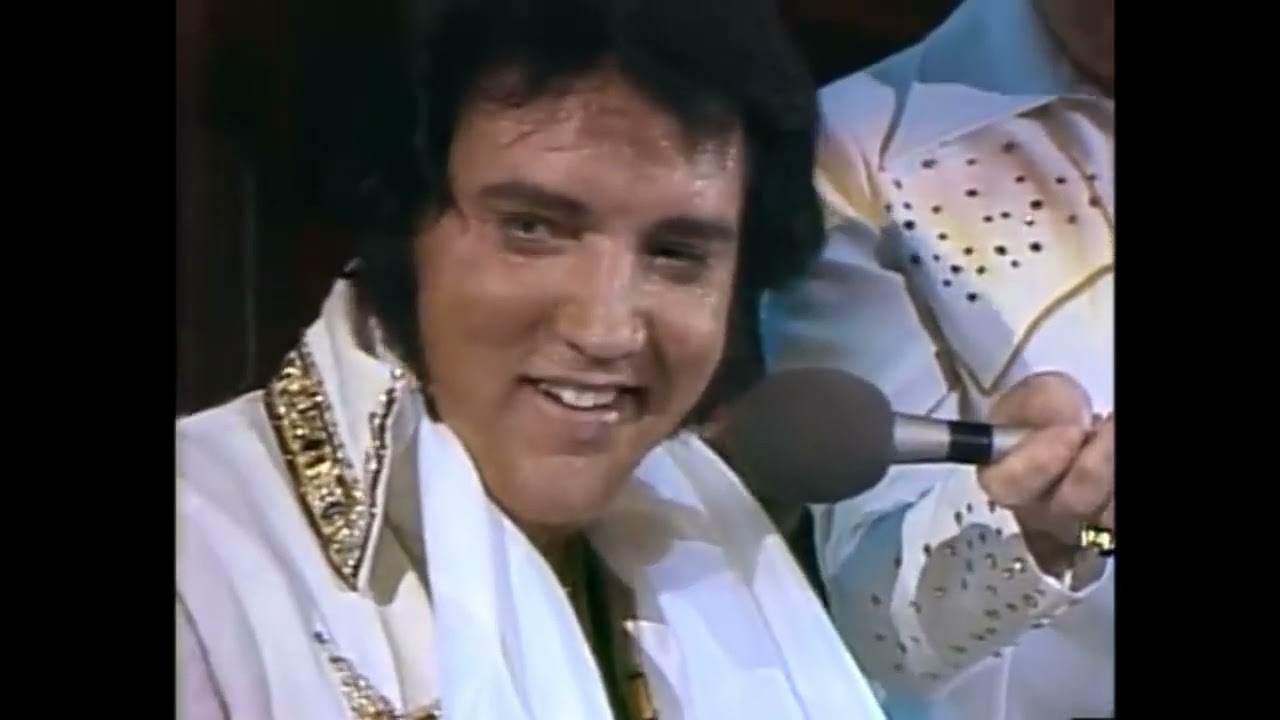 Elvis Presley - Unchained Melody - Live (1977) - With Indianapolis Airport Footage (1977)