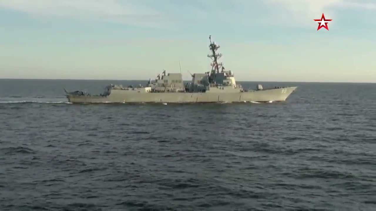 The Pacific Fleet's ASW frigate prevented a US Navy destroyer from violating the border