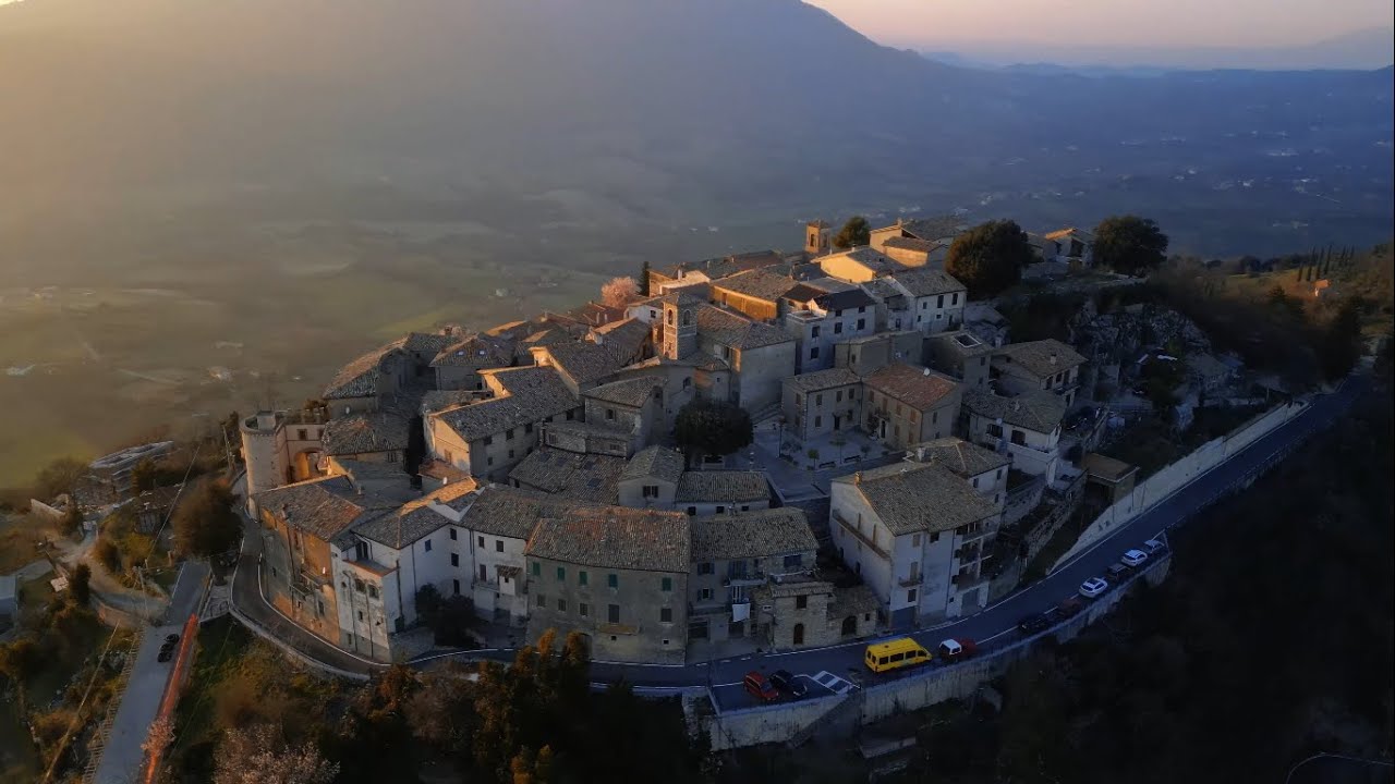 Montasola al tramonto dal DJI MINI 3 PRO in 4K