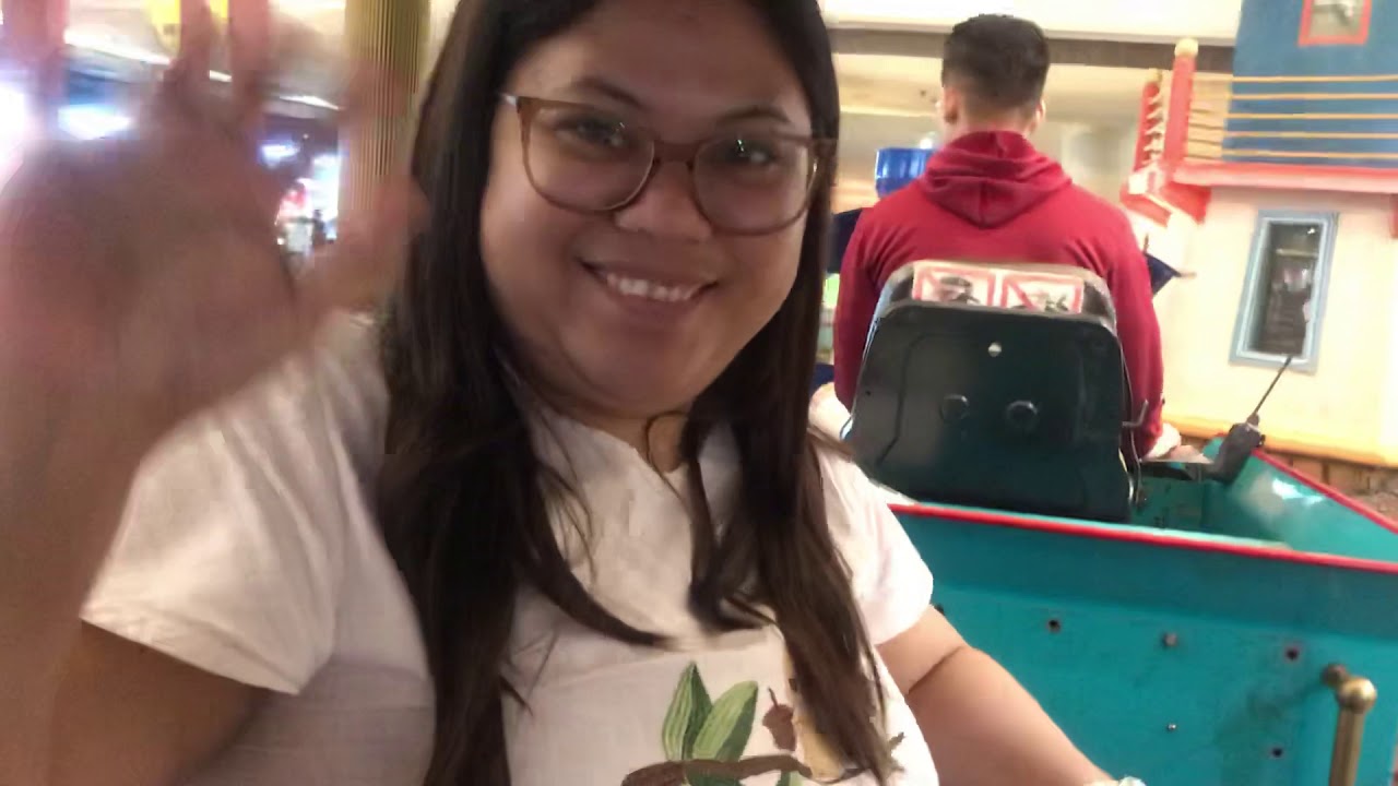 Train to festival mall