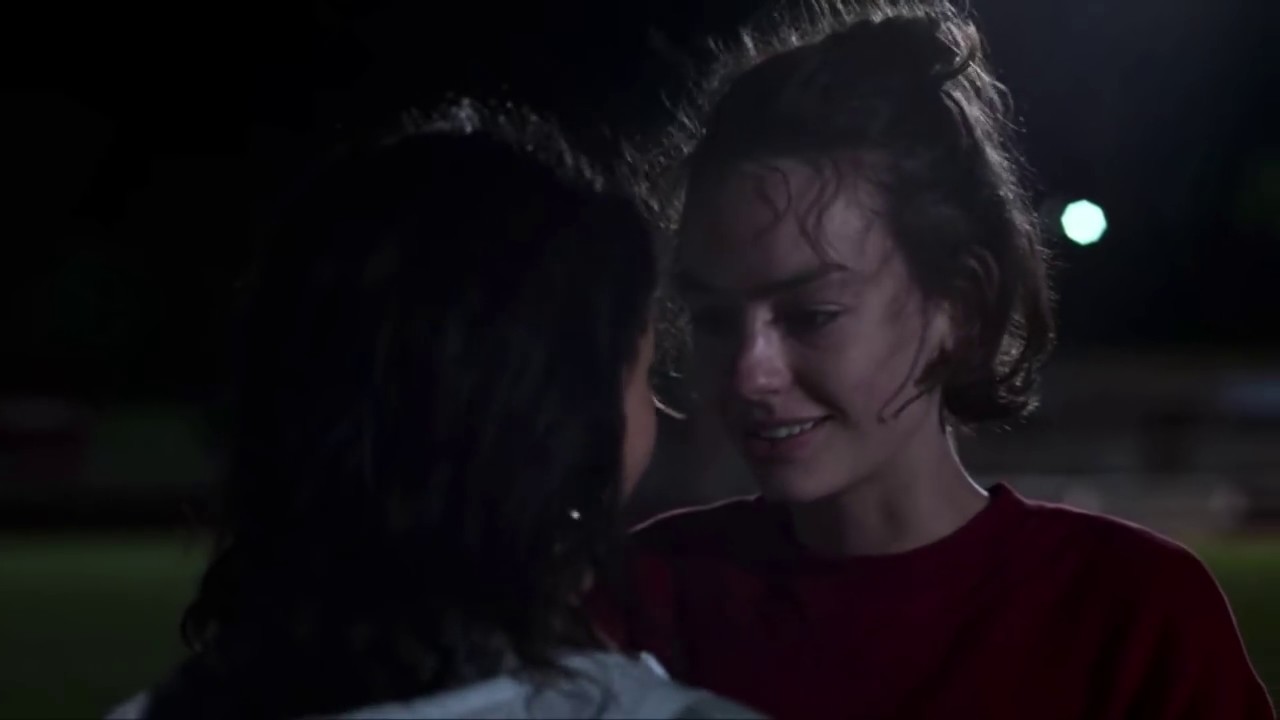 Casey and Izzie First Kiss | Atypical 3x7