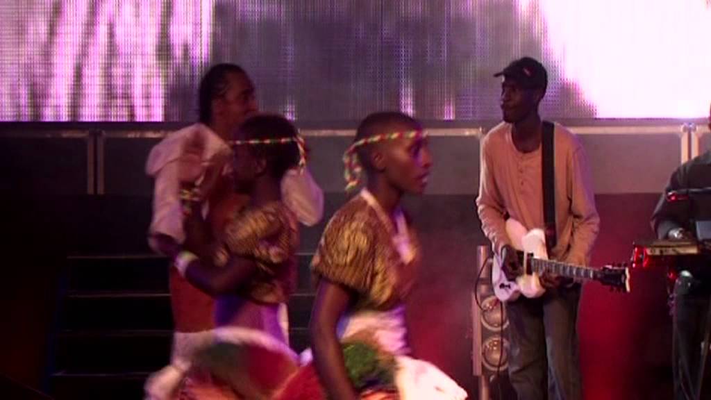NAVIO LIVE PERFORMING NAWULIRANGA