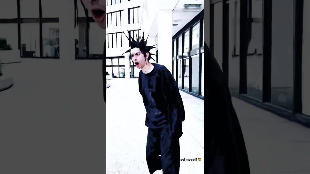 Burberry erry new Skate Clip 2023