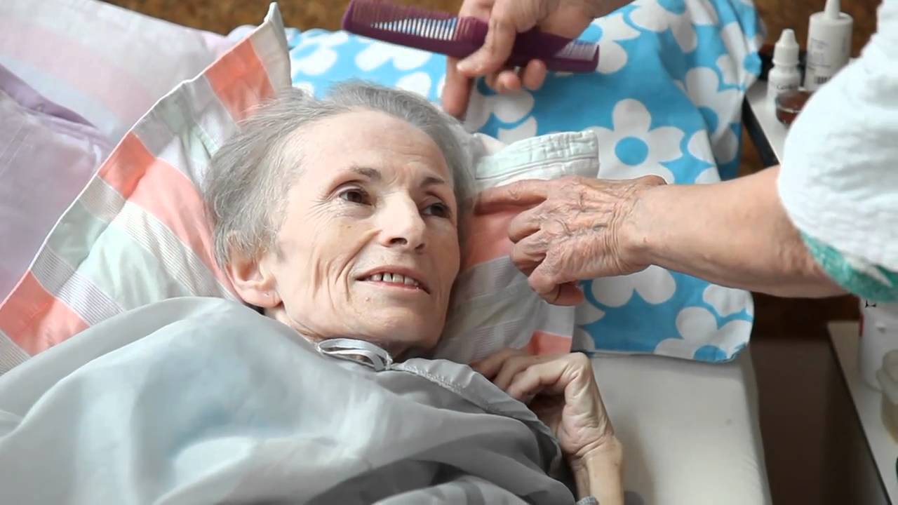 Távozóban - ismeretterjesztő film a hospice-ról