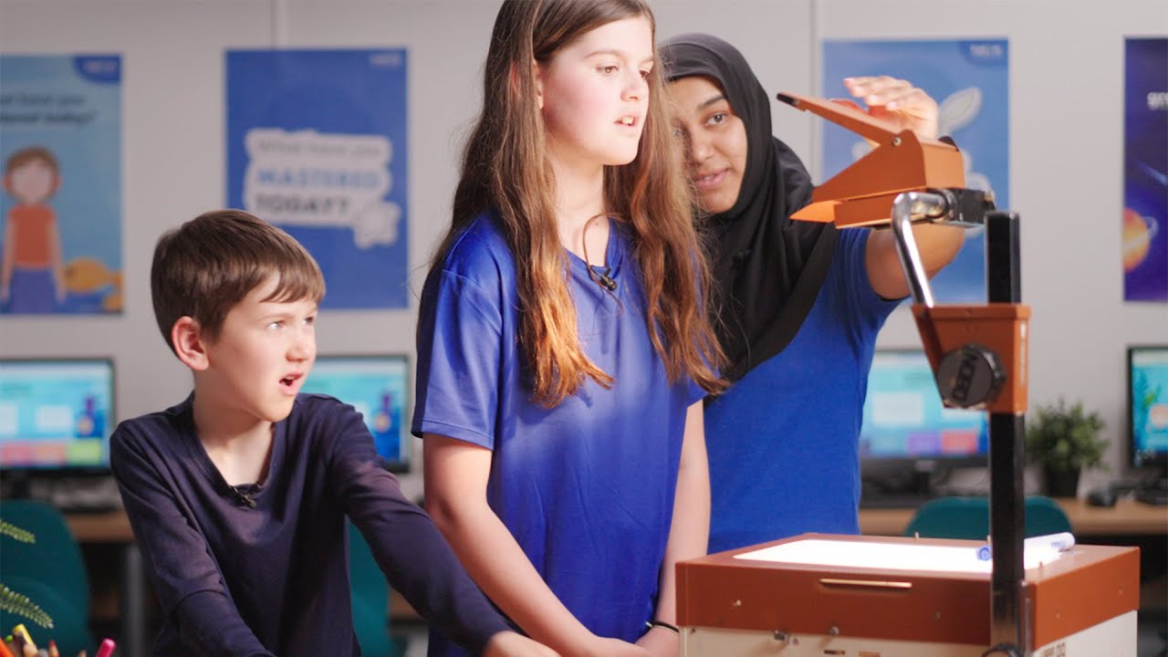 Kids BAFFLED by classroom tech from just a generation ago