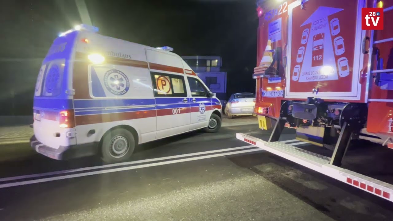 Wypadek na drodze wojew&oacute;dzkiej 968 w Lubomierzu. na miejscu zdarzenia lądował śmigłowiec LPR