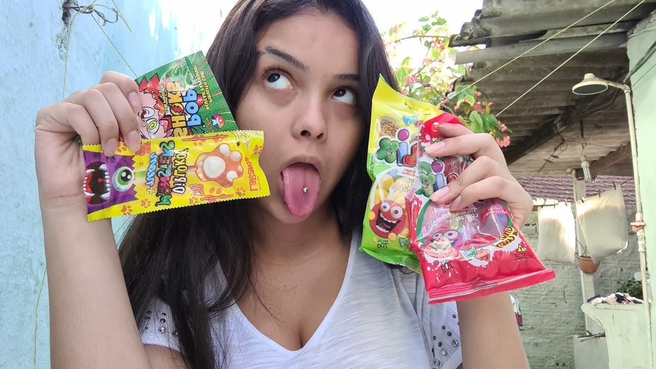 ASMR COMENDO DOCES NHAM NHAM :3 | Baueny Barroco
