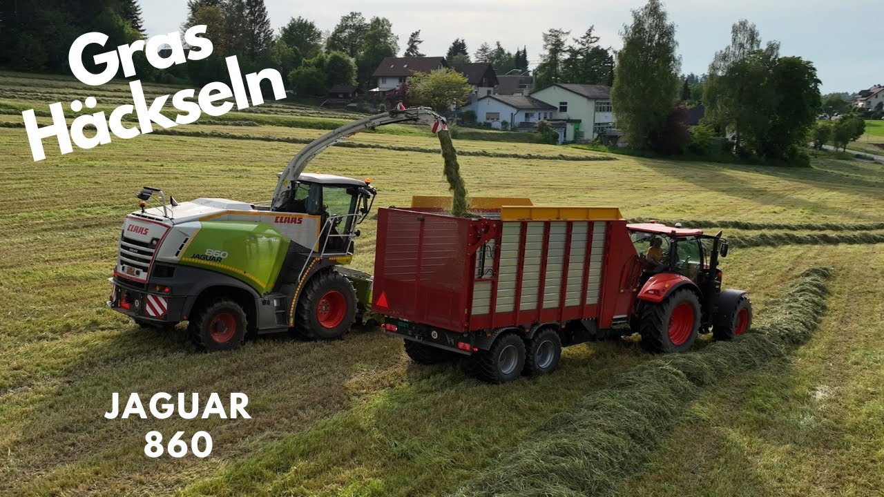 Grass Häckseln mit Claas Jaguar 860 und Kubota Traktoren und Anschliessend Häcksle Ballen Pressen