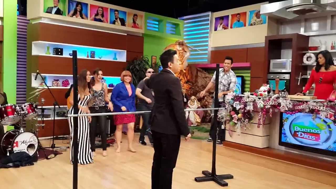 CHENOA baila el limbo en el programa Buenos Días - PTY 2013