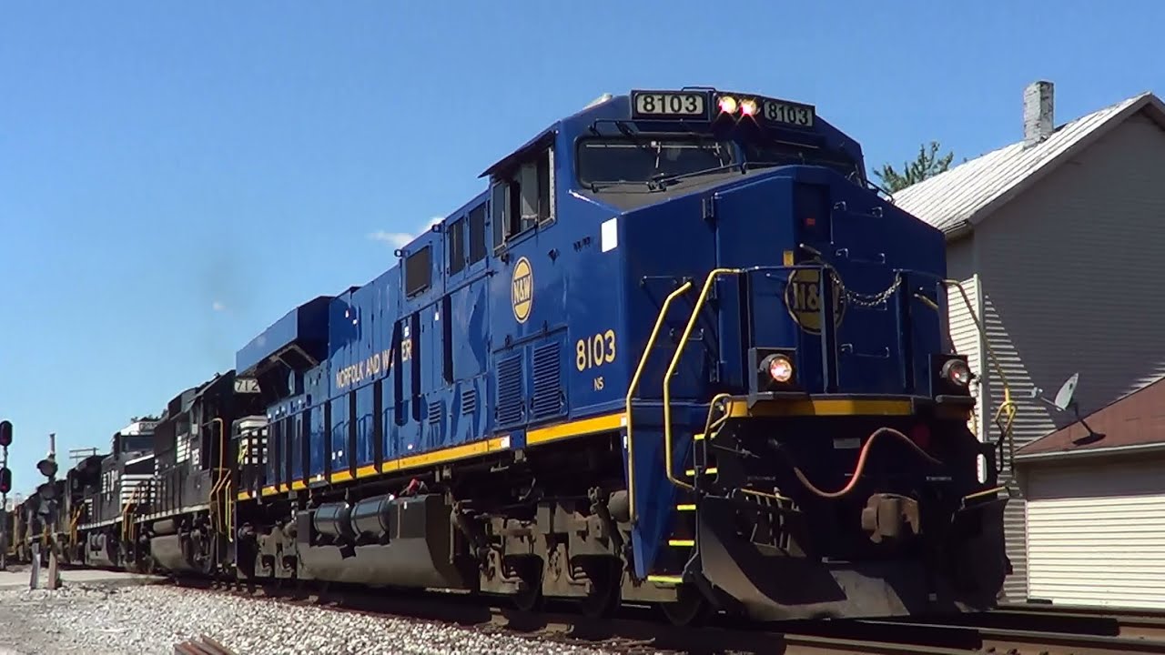 NS 8103 accelerating through Fostoria!
