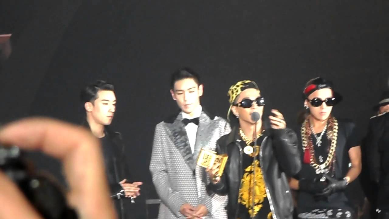 [Fancam] 301112 Big Bang Artist of the year Award @ MAMA 2012 in HK (HD)