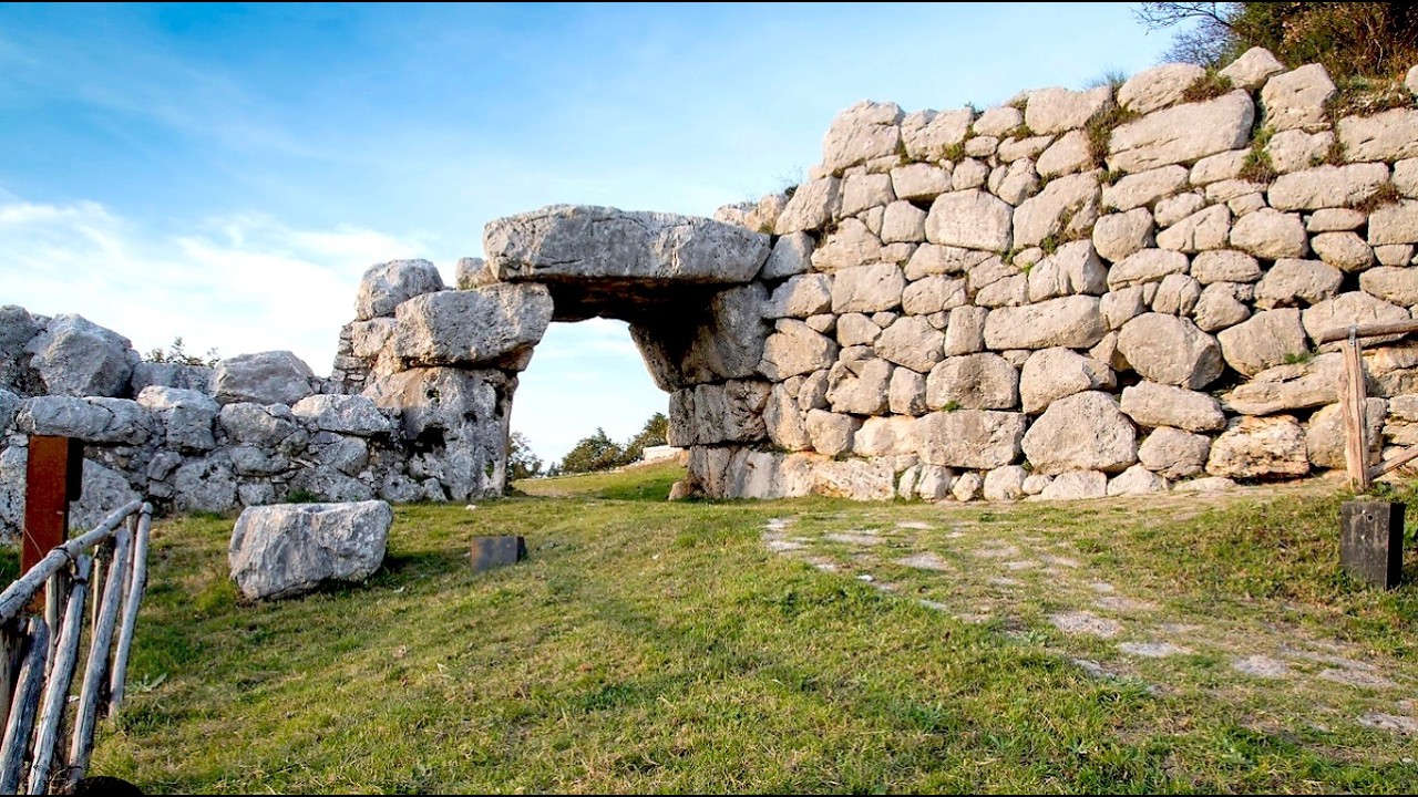 LE MURA POLIGONALI DI SEGNI e L'AGROPOLI
