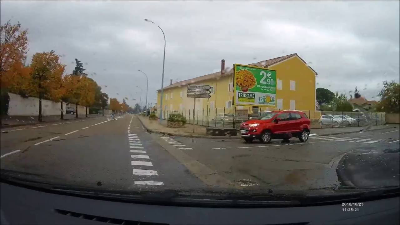 Traversée et centre-ville de Pierrelatte - Drôme, France - Dashcam France Tourisme