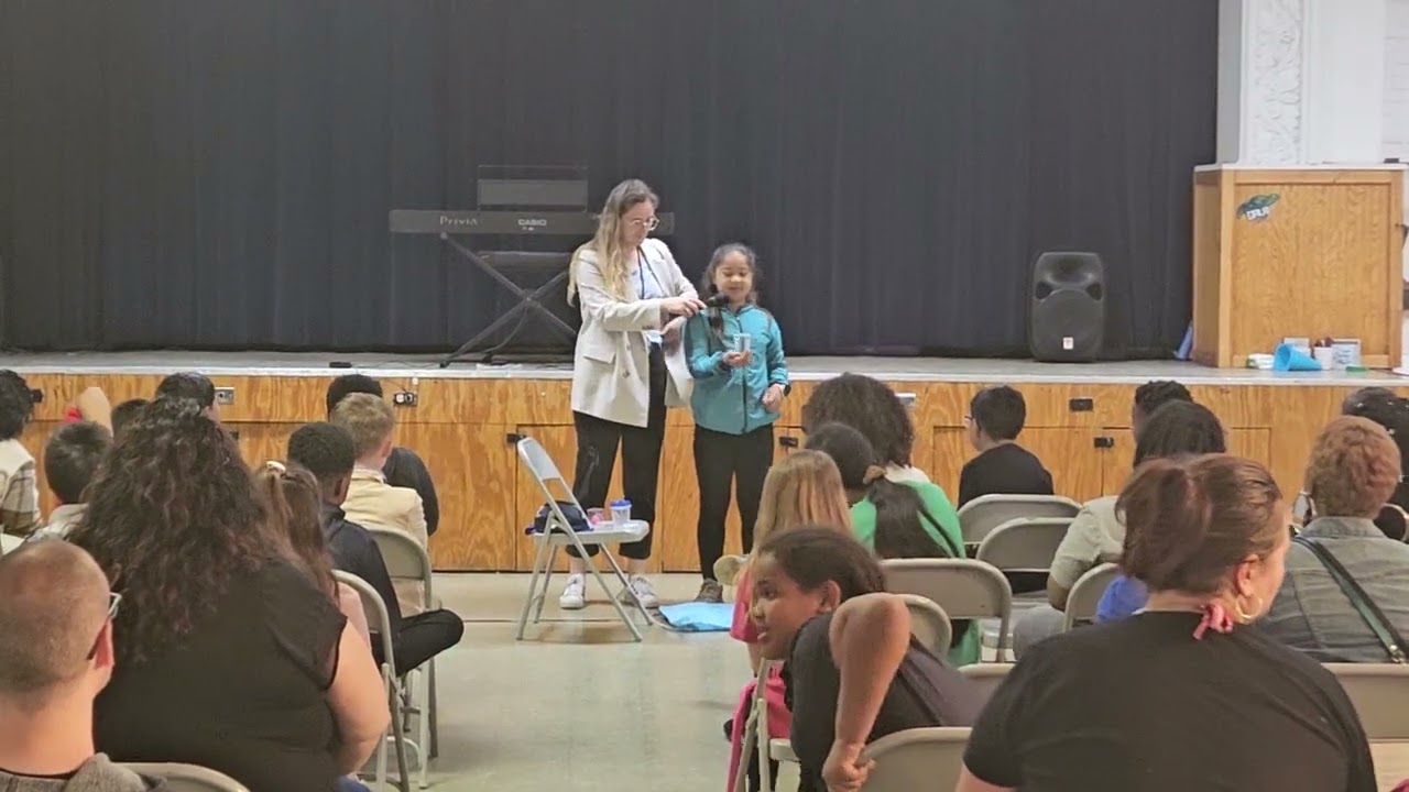 05.2023 Simone's Magic Show at School ❤️