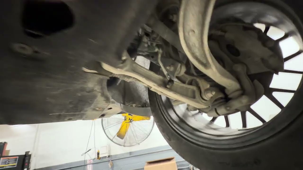 Только что выехали из автосервиса, а у вас тут куча неисправностей, связанных с пневматической по...