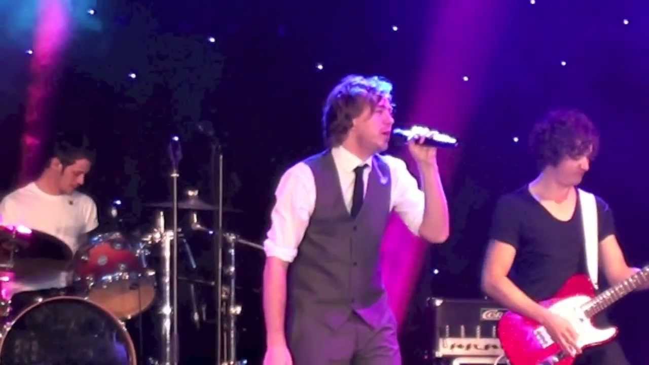 JAMES BOURNE DAL MUSICAL 