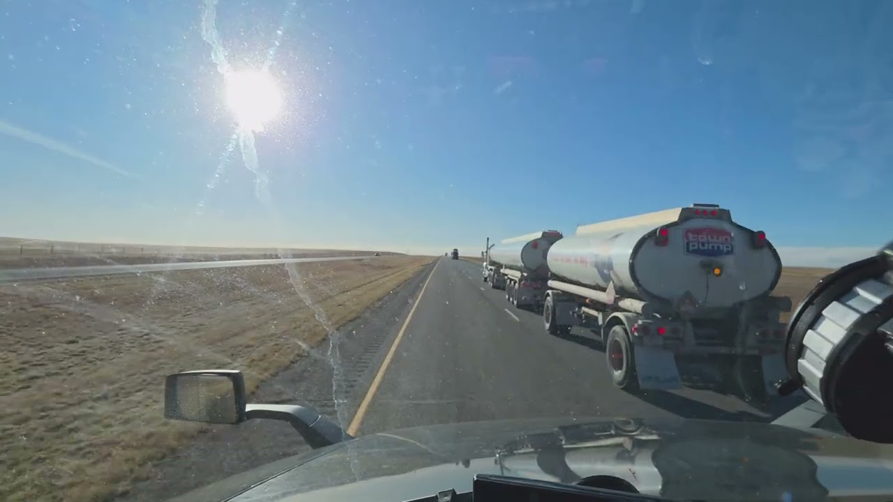 BOCZNY WIATR 100KM/H vs. VOLVO - ledwo co mogę utrzymać ciężarówkę na drodze