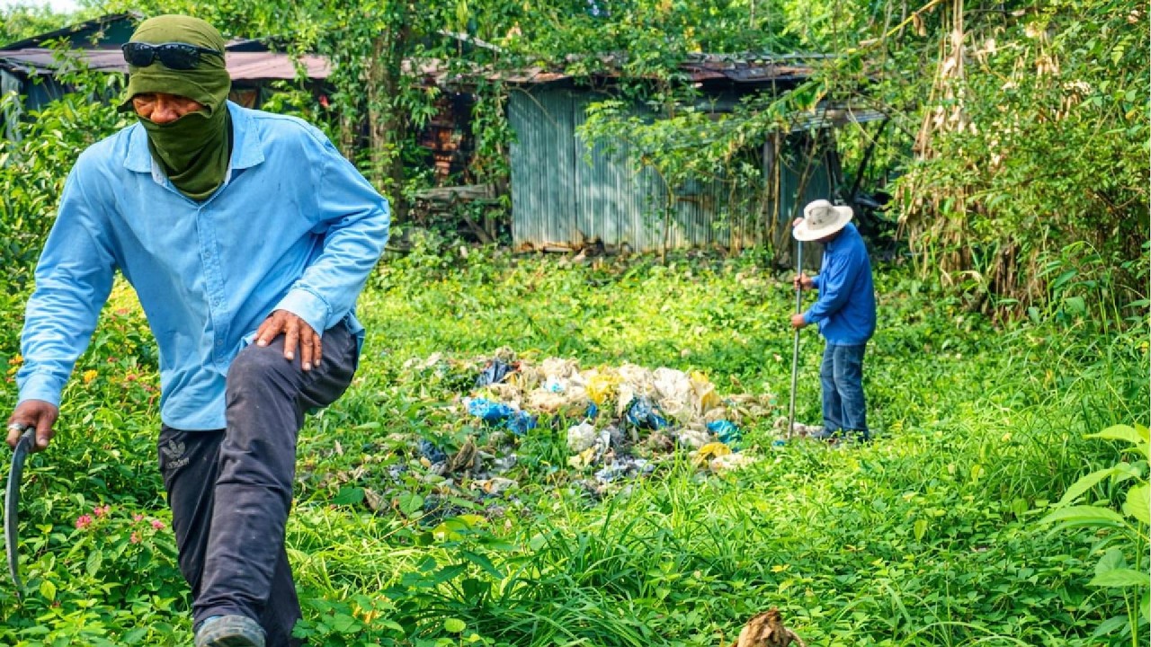 No One Helped Them… So We Did | Heartwarming Cleanup Story