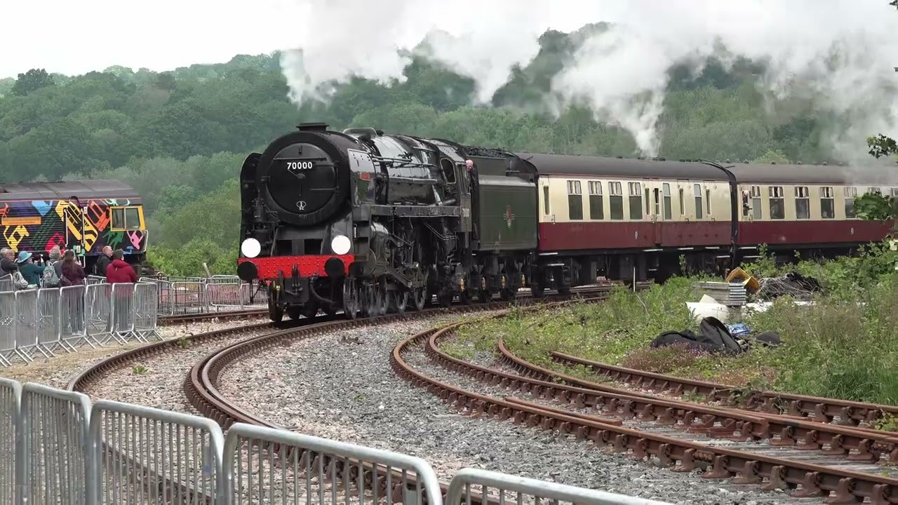 73128 T&T 70000 working between Robertsbridge and Northbridge Street