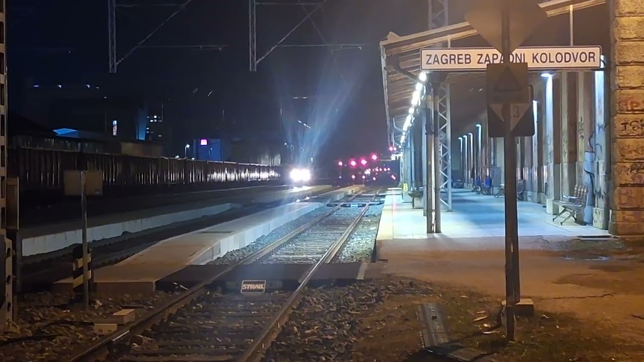 HR HŽ CARGO 181 - 2 ASEA lokomotive 1 141 215 + 213 kroz Zagreb Zapadni.HR 