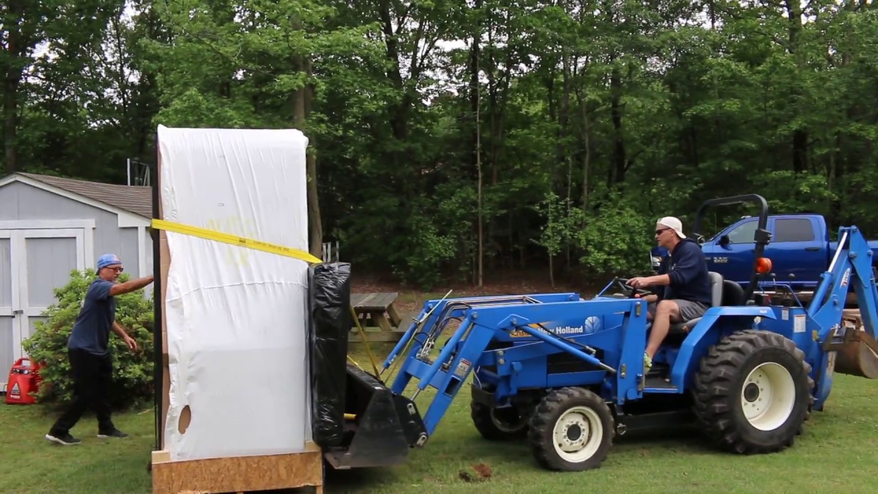 TWO IDIOTS TRY TO MOVE A HOT TUB!!