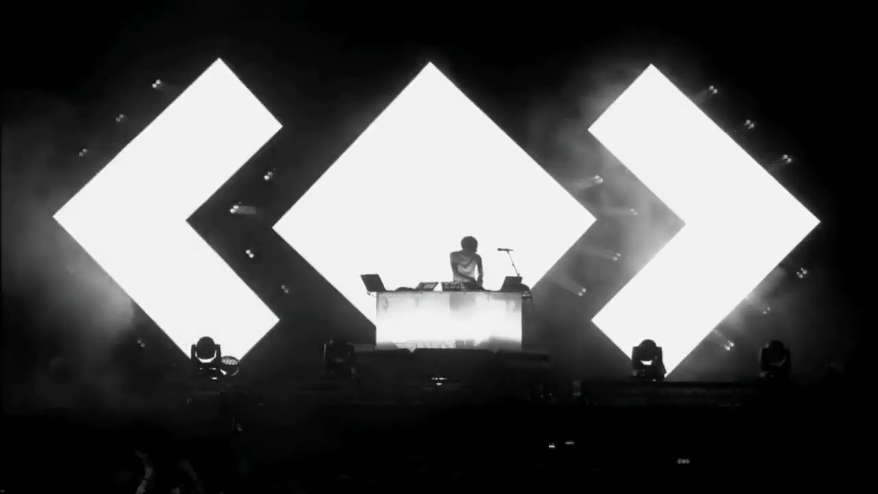 Madeon - La Lune (2015 Live Edit) (+4dB UP)