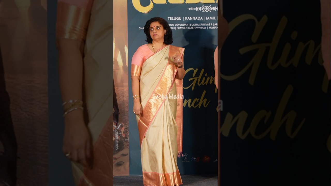 Watch Naresh's reaction when someone ignores his wife on stage! #pavithralokesh #shorts