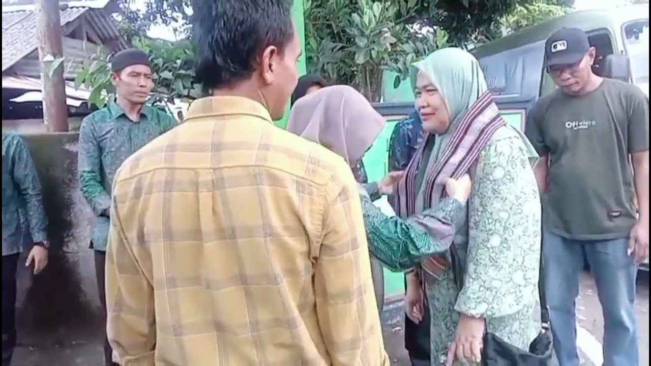 SILATURRAHMI DAN PENYERAHAN SUMBANGAN LKPP CORPORATION SDN BERHAD MALAYSIA KE YAYASAN SHIROTUL KHAIR