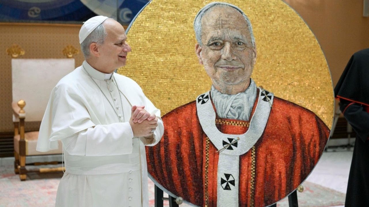 Papežu Leonu XIV. predstavili mozaični tondo za baziliko sv. Pavla zunaj obzidja