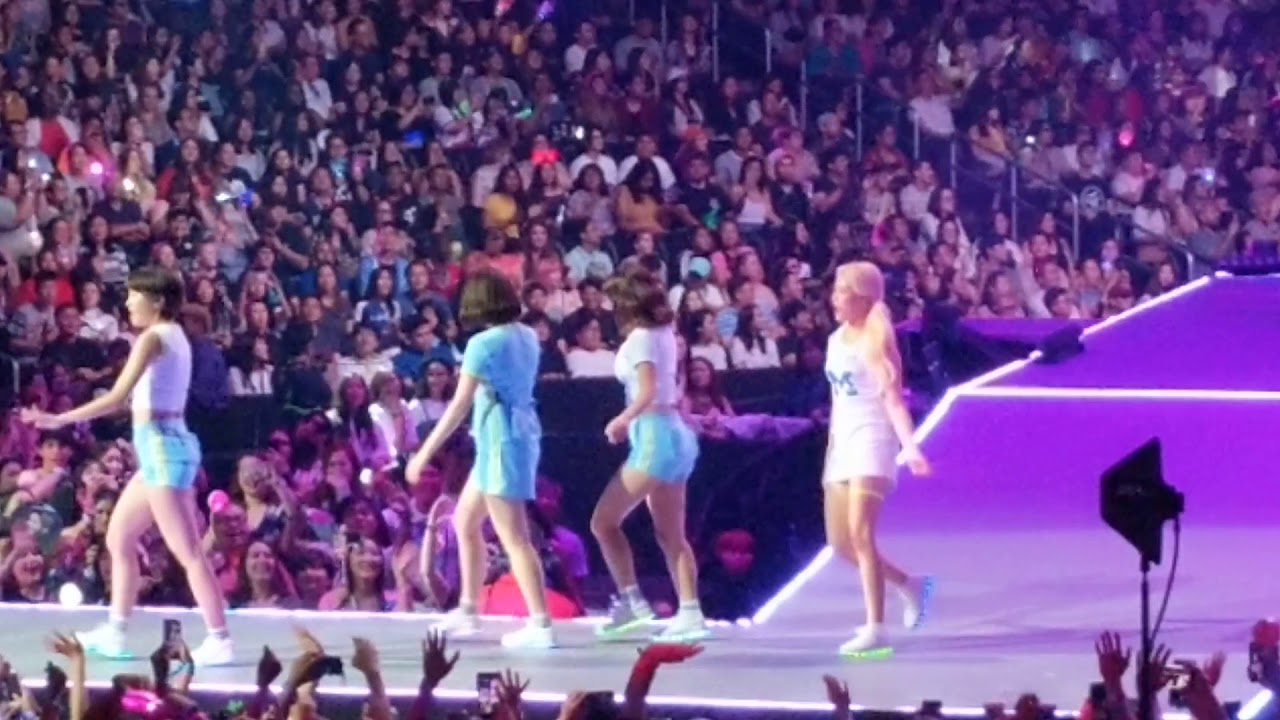 Boom Boom - Momoland KCONLA 2018 Los Angeles, California