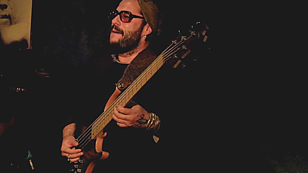 ALFREDO RODRIGUEZ TRIO plays 'Ay, Mama Inés' live at Jimmy Glass Jazz Bar 2017