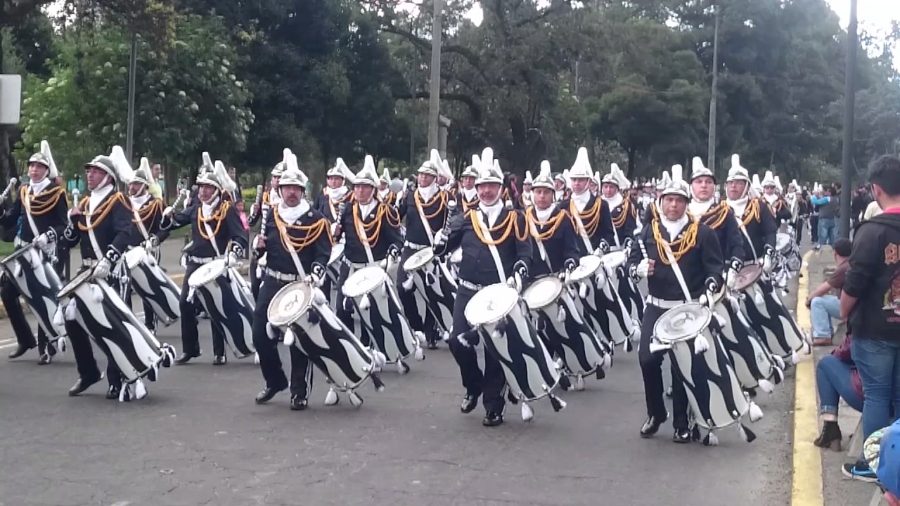 Centenarios Banda Guerra Ex-alumnos Colegio San Felipe - Quito