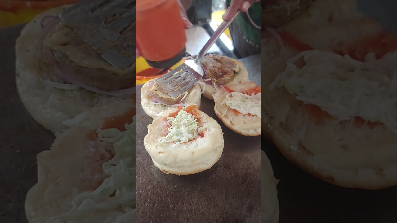 Karachi Ka Mashhoor Roadside Bun Kabab 🌭🔥 | Street Food Review
